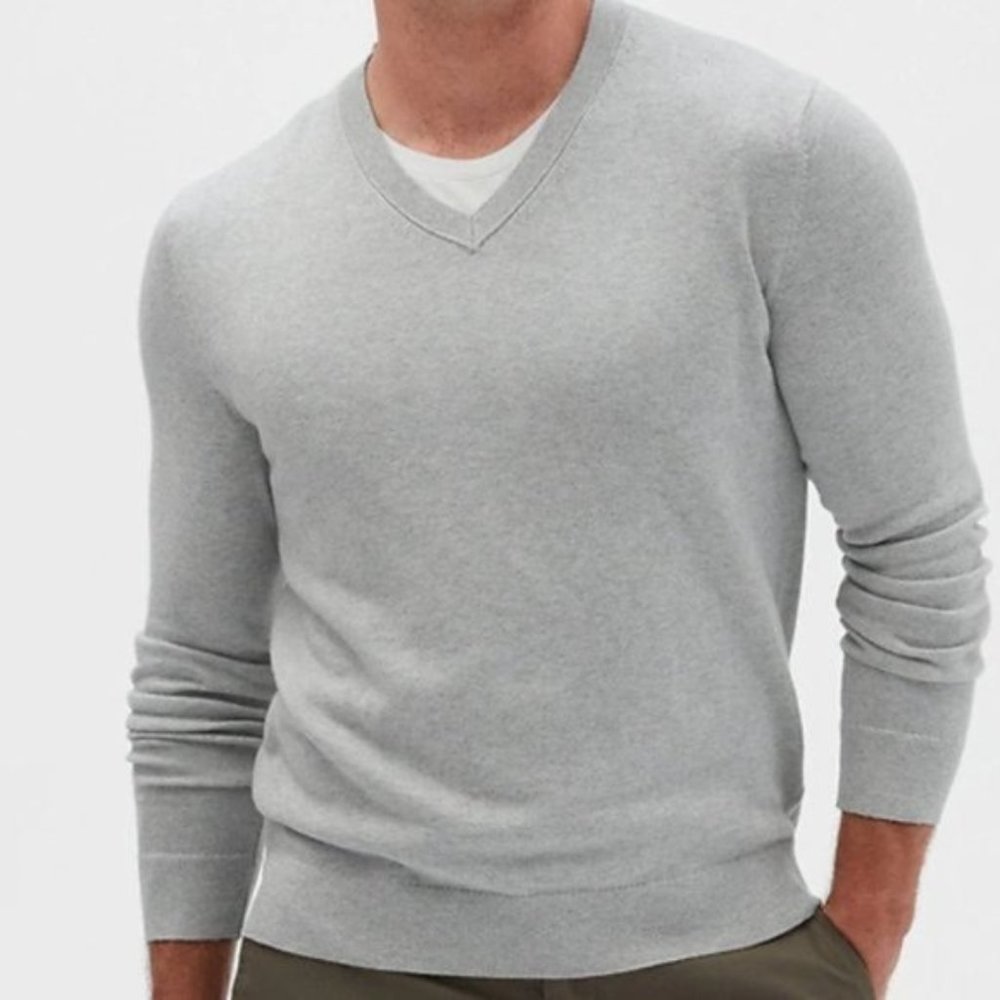 Bundle of 2 Gray Banana Republic V-Neck Sweaters